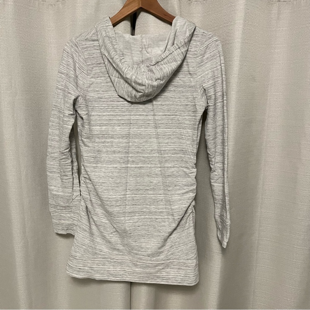 Maternity Liz Lange gray hoodie size small